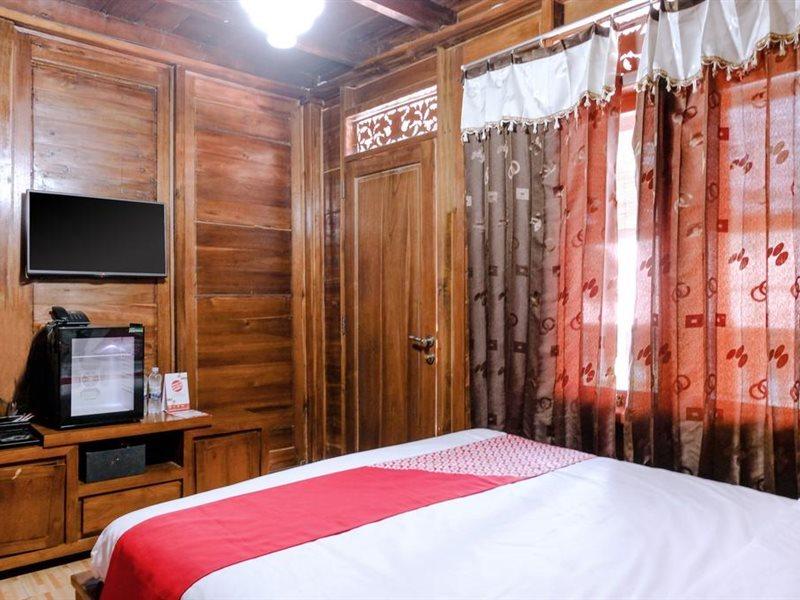Capital O 892 Grand Pujon View Hotel And Resort Бату Экстерьер фото