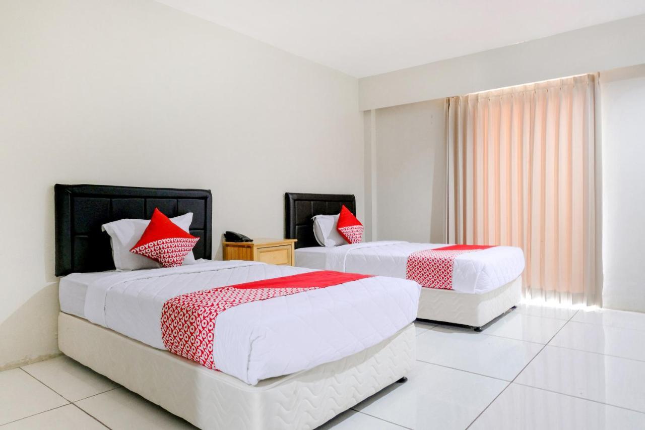 Capital O 892 Grand Pujon View Hotel And Resort Бату Экстерьер фото